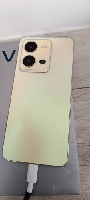 Продам телефон Vivo V25e