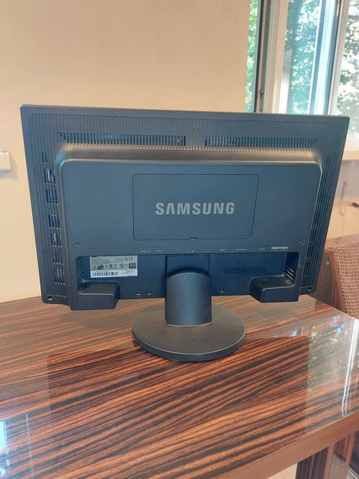 Монитор Samsung SyncMaster 2494HS
