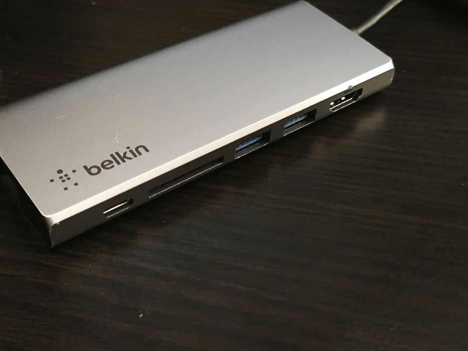 Hub USB-C Belkin pentru MacBook