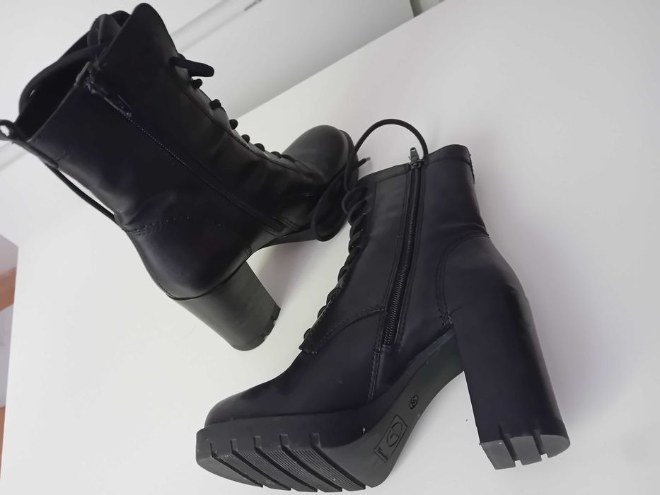 Ghete Tamaris toc patrat piele