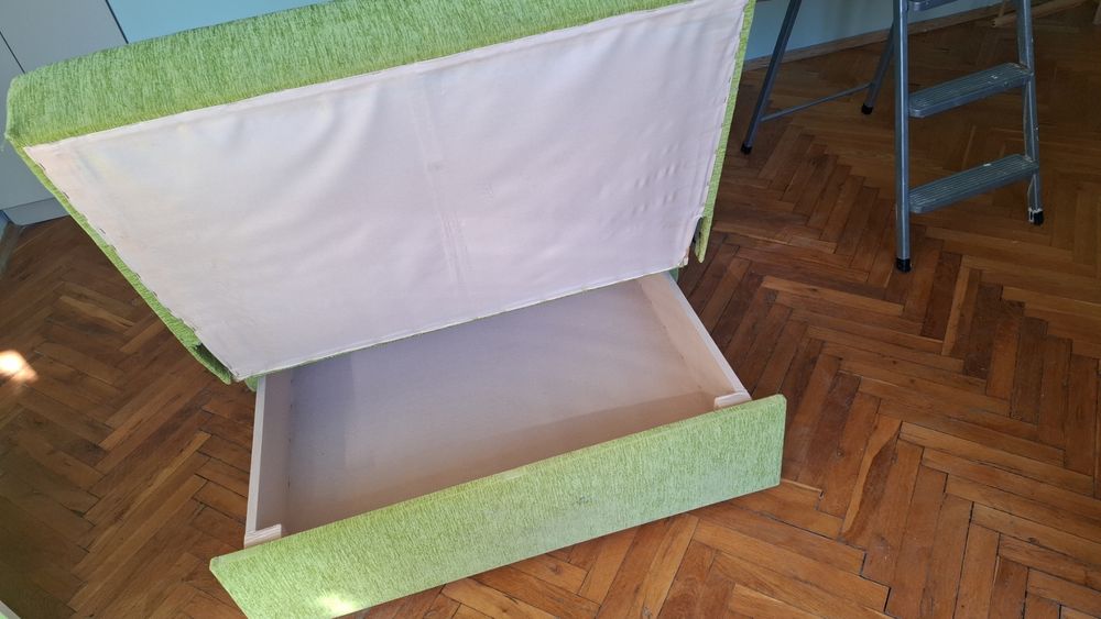 Разтегателен диван