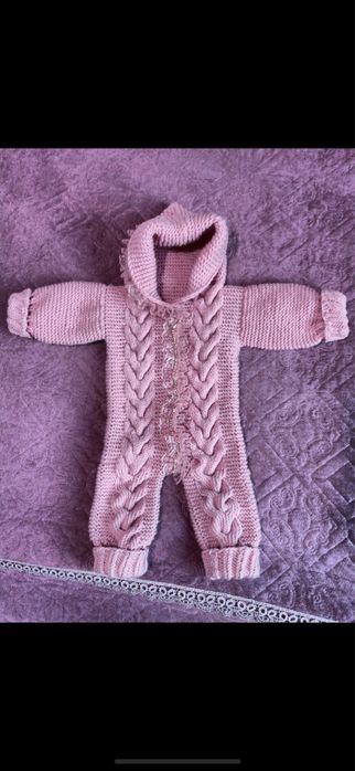 Продам комбинезон для новорожденных