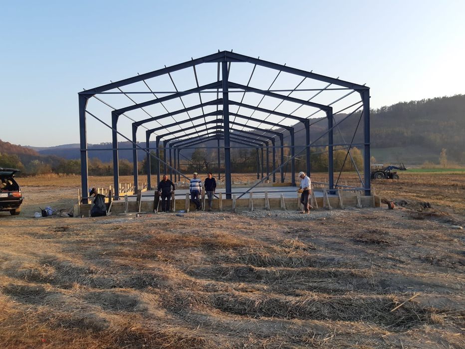 Vand hala metalica demontabila pe suruburi 10x35x4h invelita cu panour