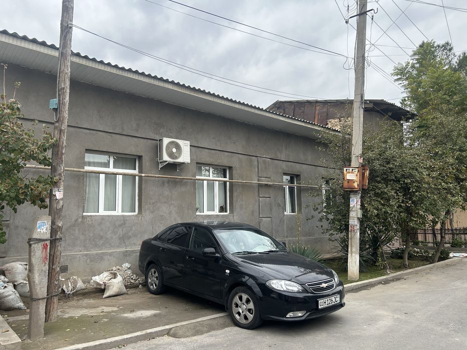 Yakkasaroy uchastka sotiladi