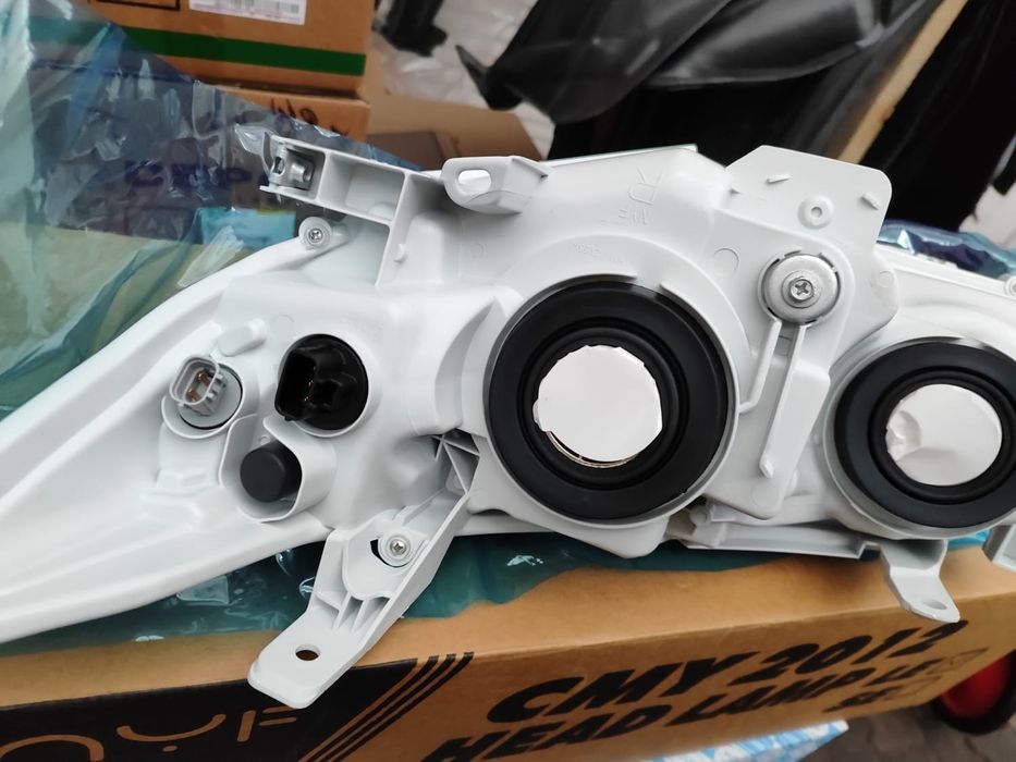 Камри 50 фара Америка SE