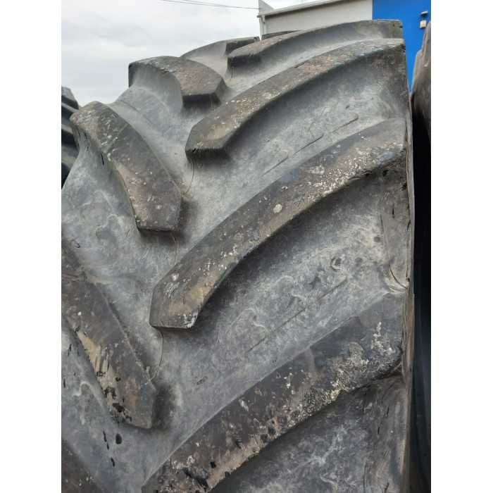 Anvelope BKT 650/65R38 pentru JCB și Renault.