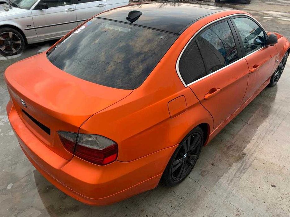 Dezmembrez bmw e90 325d 330d/far bixenon adaptiv/bara fata/navi