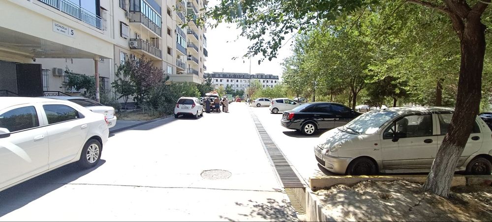 Samarqand darvoza uch lolada 2/2/12 navastoyka dom sotiladi