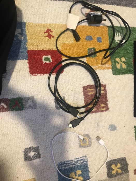 PlayStation 4 спешно се продава с две игри и два контролера