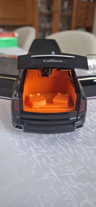Macheta 1:24 Roll Royce Cullinan