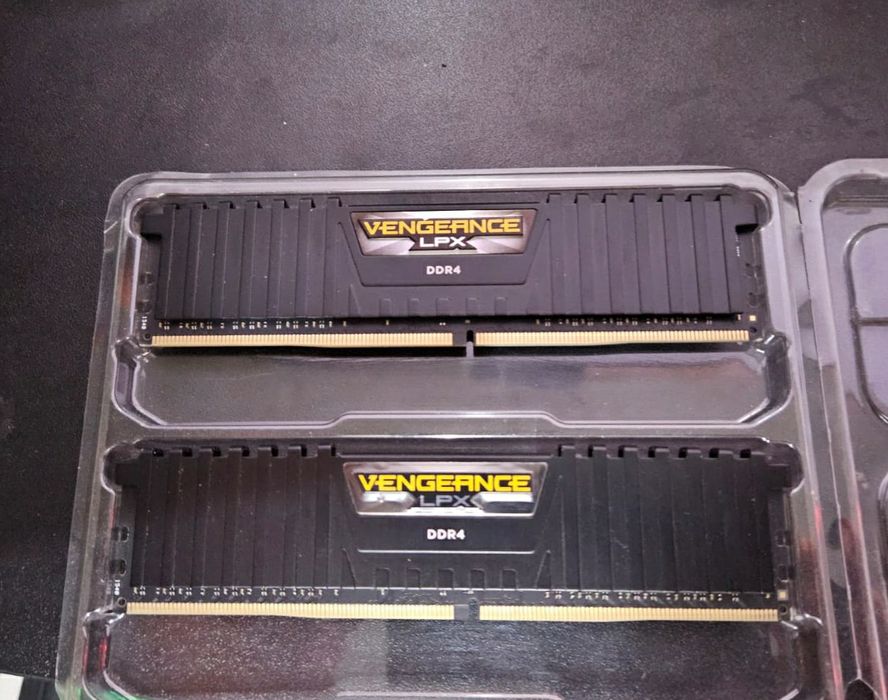 Kit Memorie ddr4  8 gb