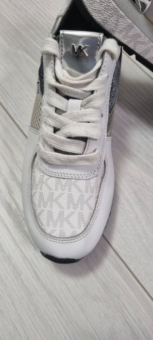 Michael Kors сникърси