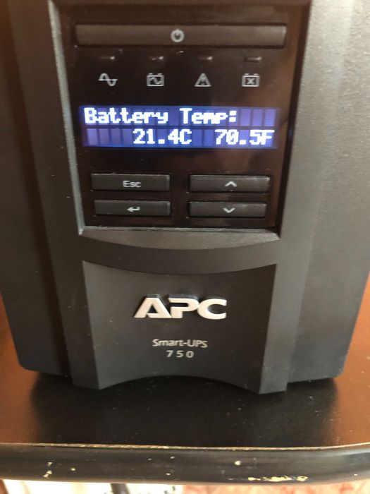 UPS APC SMT750IC Smart-UPS 750VA/230V, Line Interactive, Tower