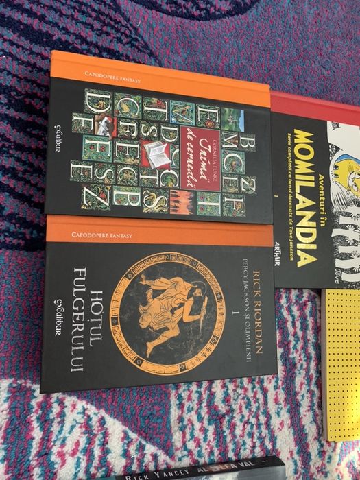 Carti si benzi desenate editura Arthur