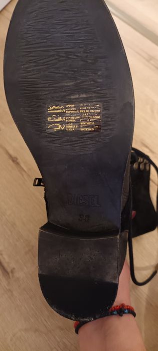 Ghete Diesel piele