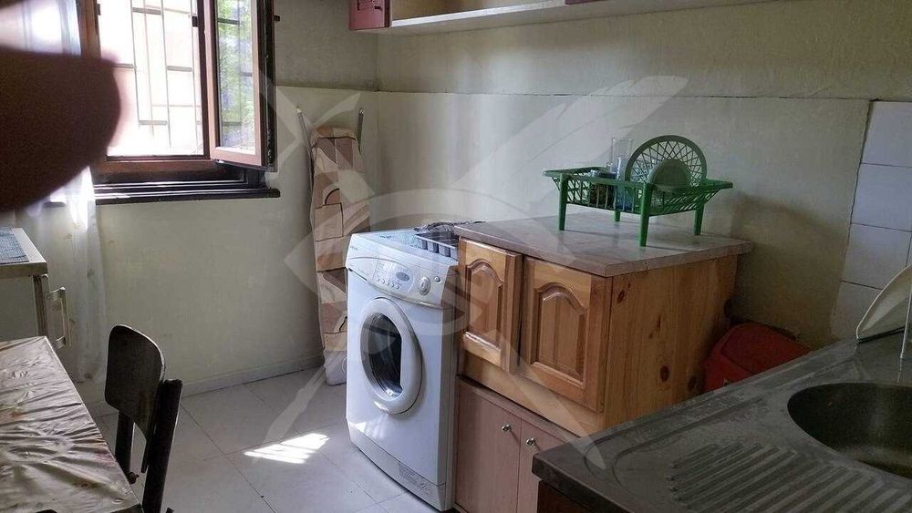 Едностаен - Център