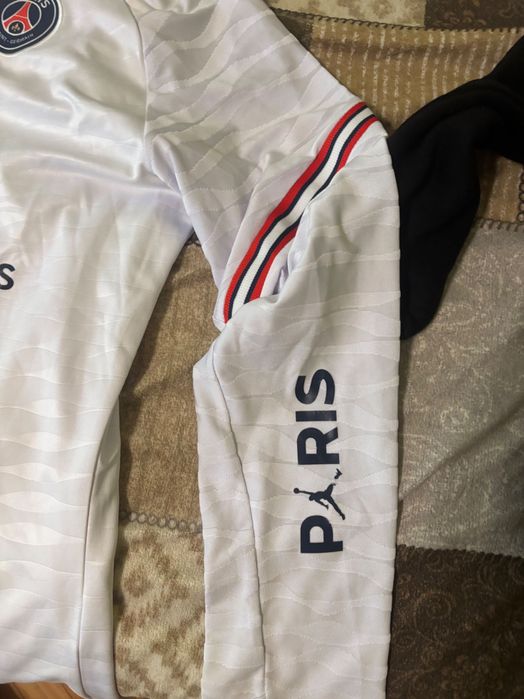 Мъжки маркови суичъри