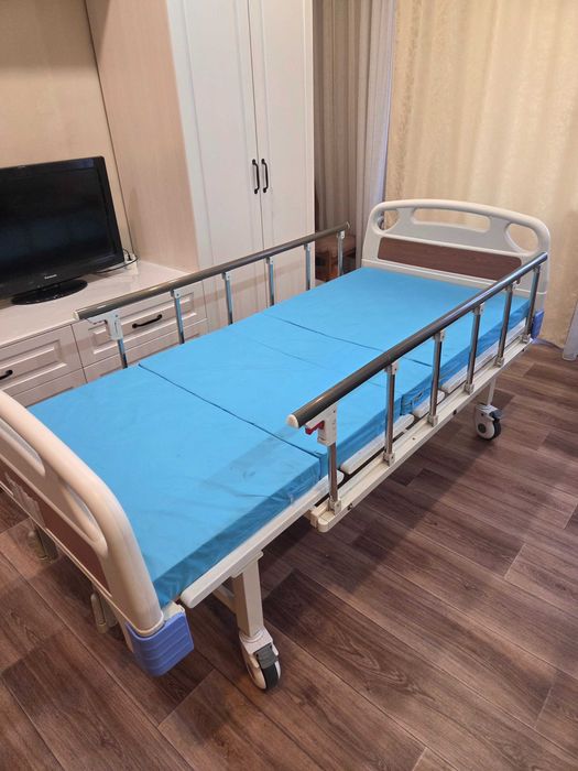 Кровать медицинская, б/у в хорошем состоянии. Пользовались не долго.