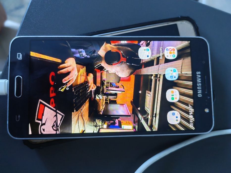 Продаётся Samsung J5