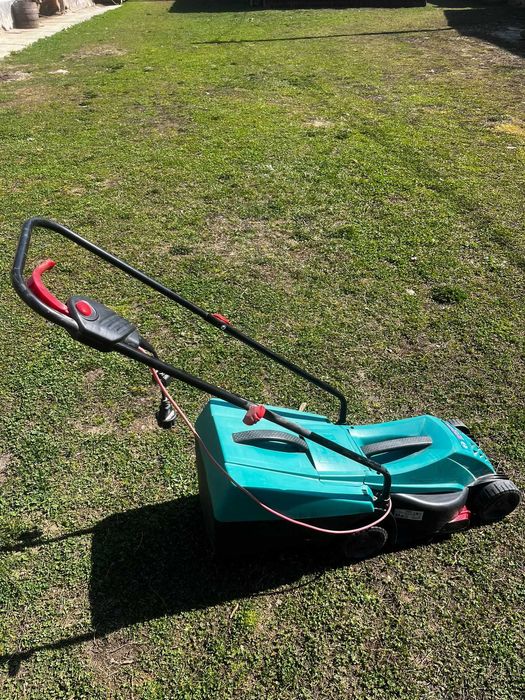 Masina de tuns iarba, cositoare, coasa gazon