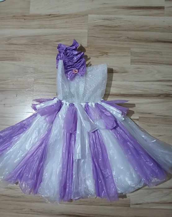 Rochii din materiale reciclabile pt fetita,mar 4-6 ani