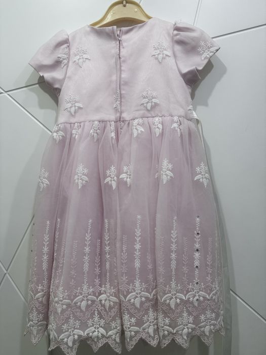 Розовое пышное платье