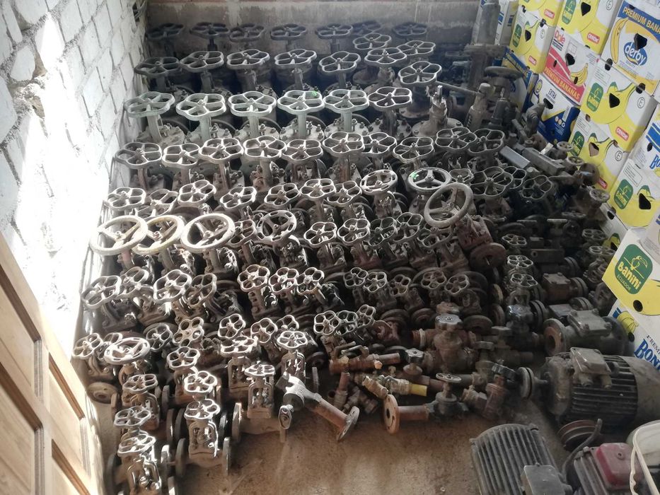 Продавам чугунени спирателни кранове от Ф20 до Ф125мм