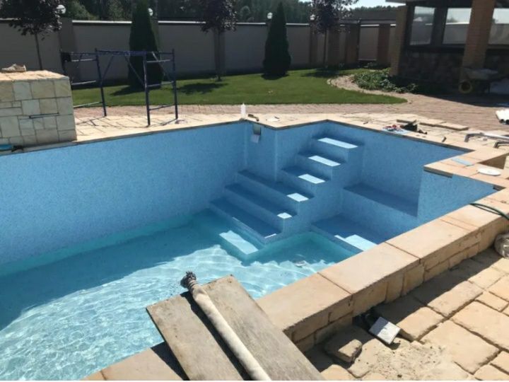 Строим дома, забор, колодец, сварщик, электрик.