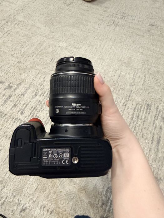 Камера Nikon D3000