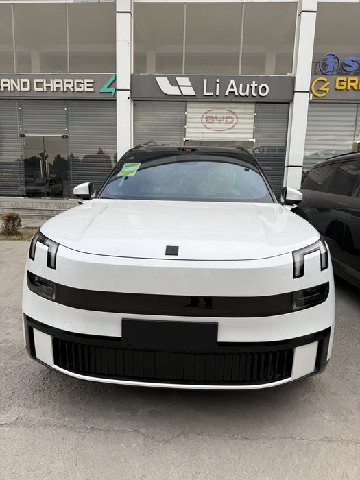 Lynk& co 900 full gibrid