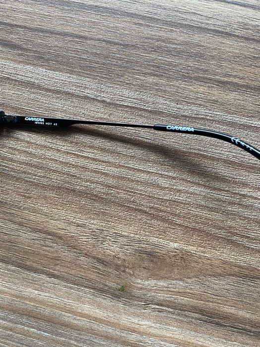 Продавам очила carrera оригинални