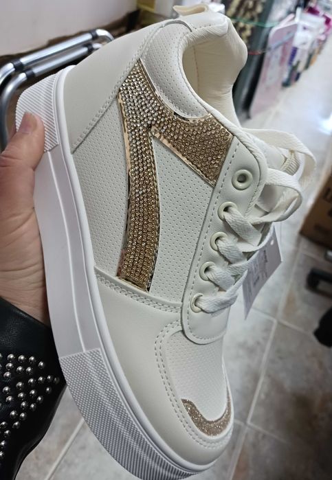 Нови дамски маратонки