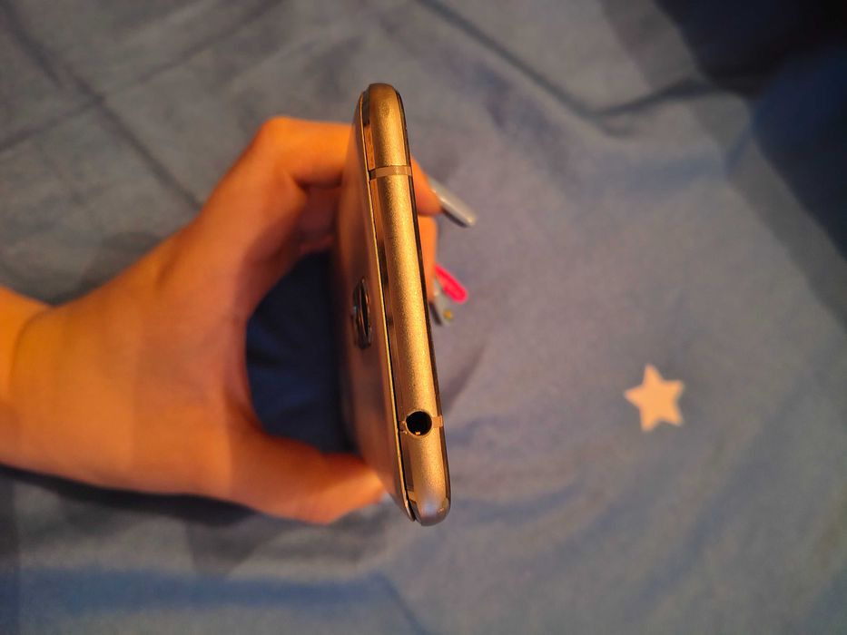 Vând Allview P8 Pro