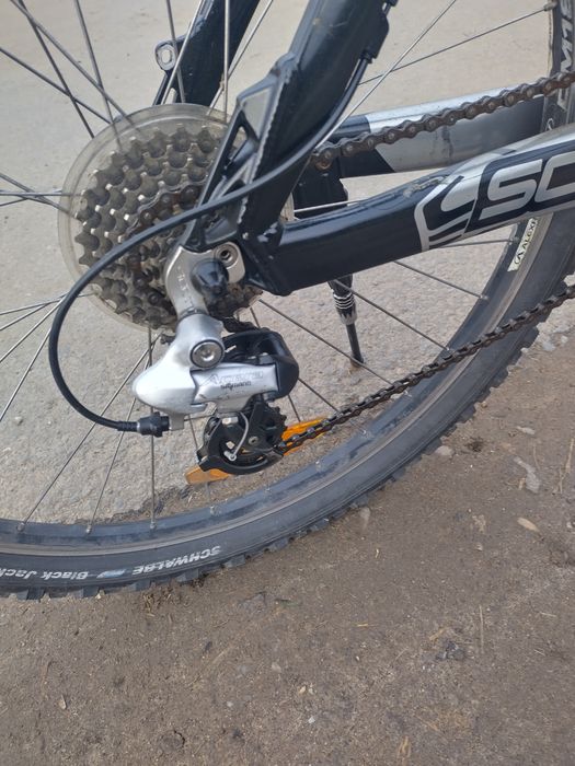 Bicicleta Scott pentru adulți sau tineri cu fițe tineri cu fițe