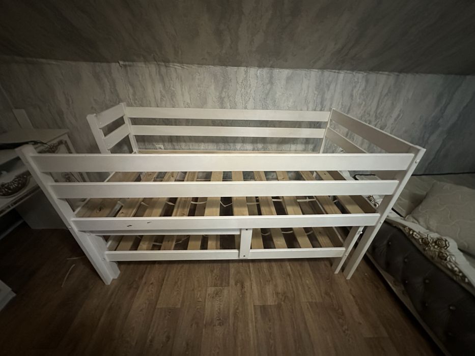 Продам детски кровать двух ярусный