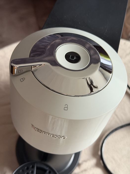 Кафемашина Nespresso Vertuo Next