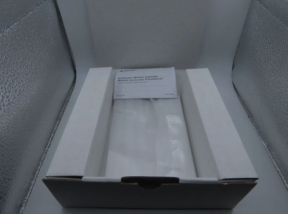 PS5 джойстик DualSense – като нов, с гаранция от eMAG