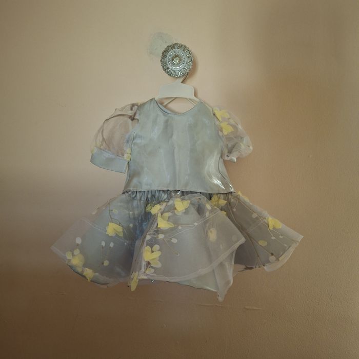 Qizchalar uchun oqshom libosi.   9 - 12 oylik qizchalarga tushadii.