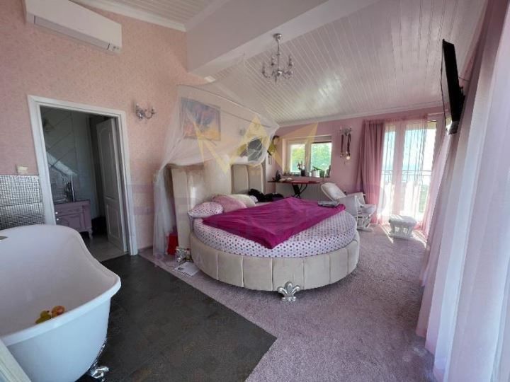 Къща в Варна-м-т Акчелар