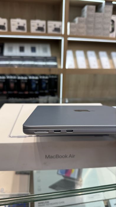 Macbook Air m5 16/5126gb 935$