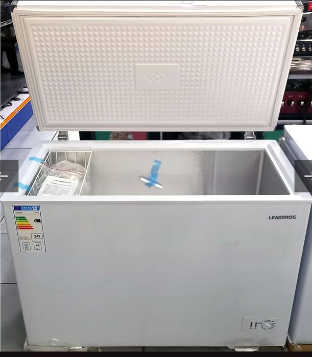 Морозильник 370 литров.