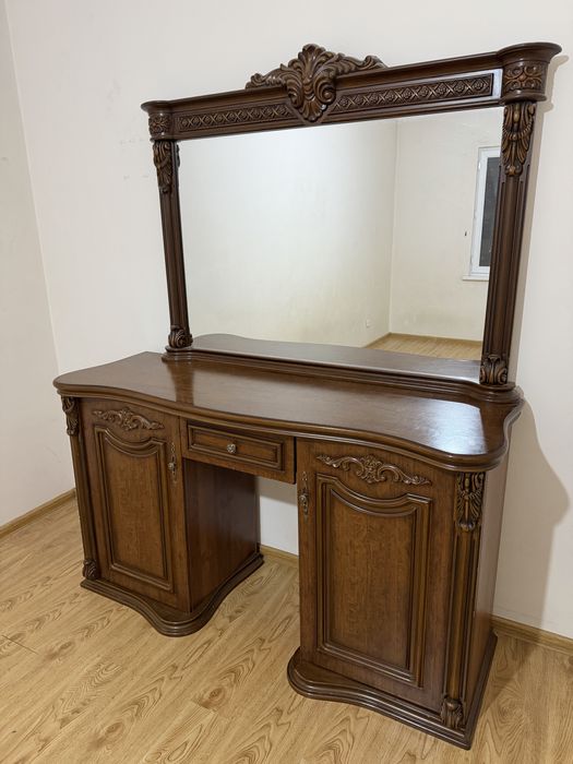 Срочно продам спальный гарнитур