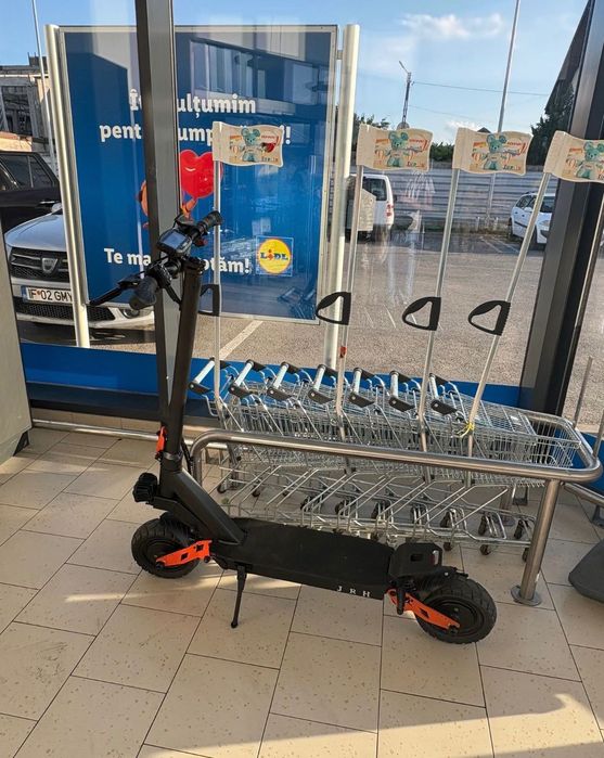 Trotinetă electrică dual motor