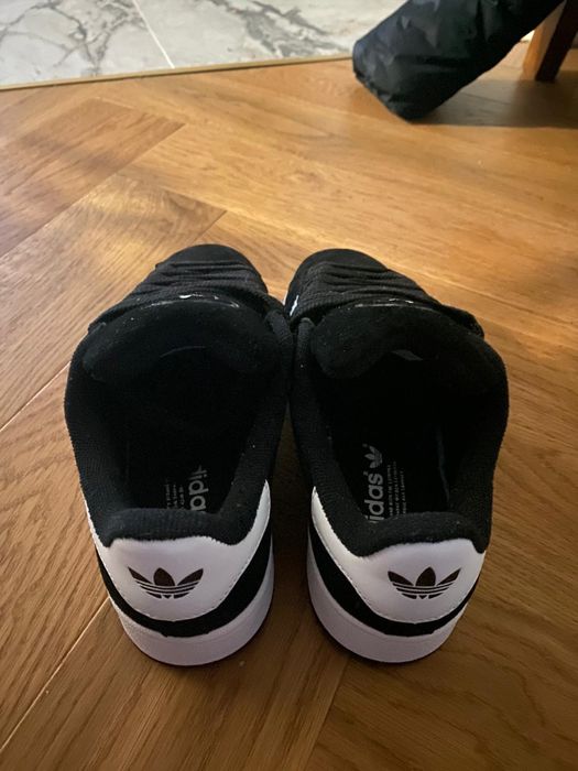Adidasi campus negri cu alb