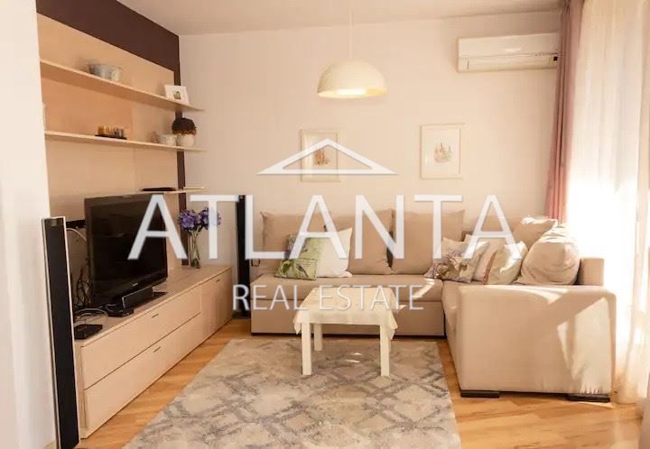 Дава се под наем Двустаен апартамент в Варна, Гръцка махала - 86 кв.м за 700 € - Снимка #7