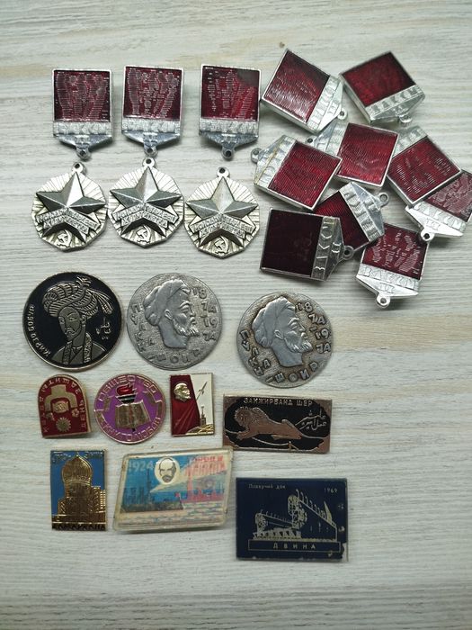 Значки разные.Продам.