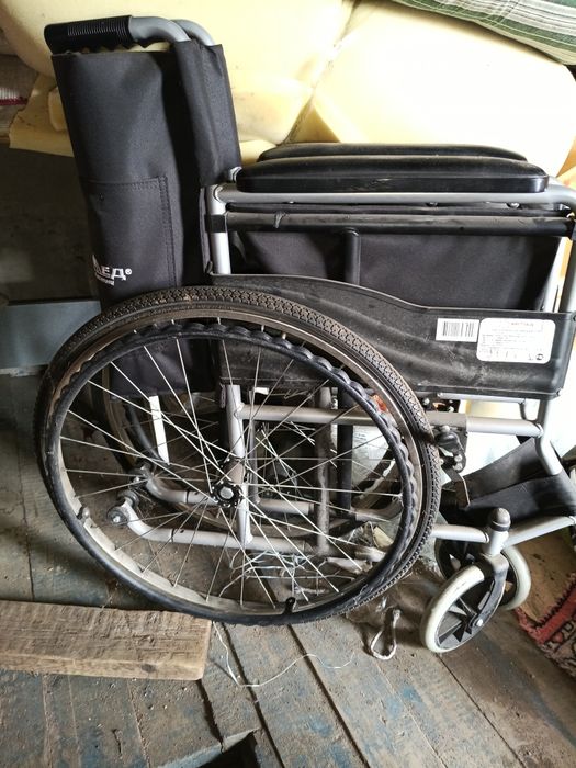Инвалидное кресло