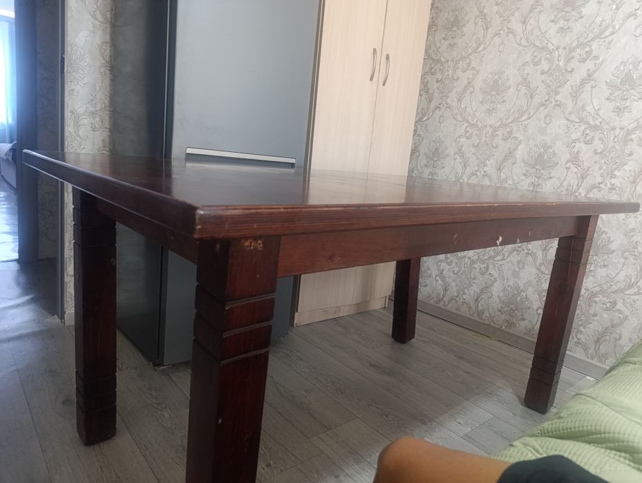 Стол из Краснова дерива