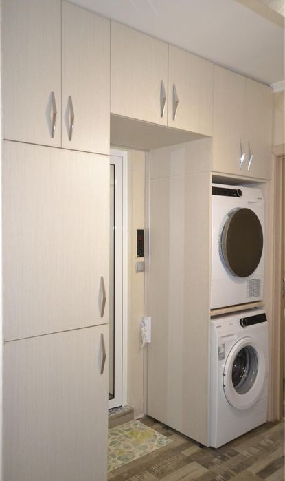 Тристаен саниран апартамент след основен ремонт