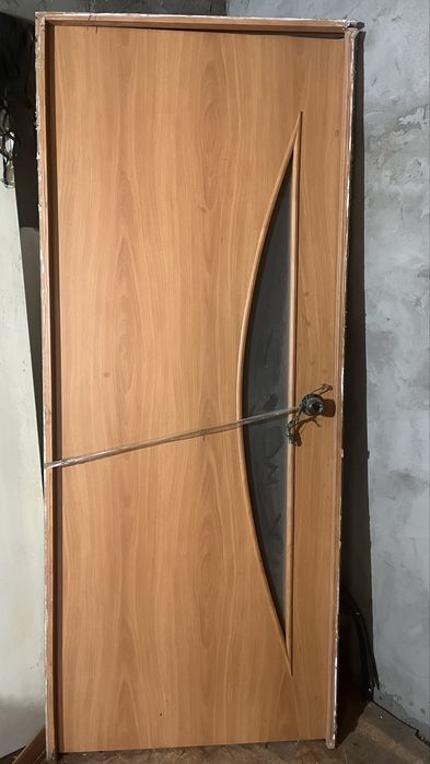 Продам дверь 5000